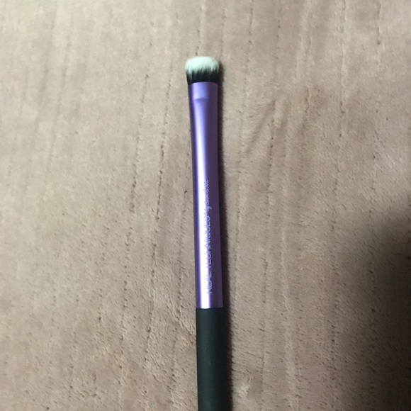Real Techniques Eye Instapop Shade Brush - Picture 1 of 2